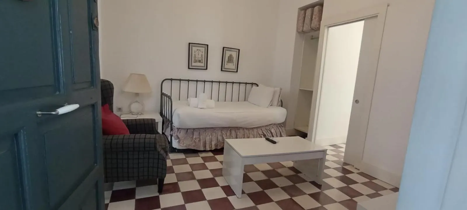 Casas Y Patios De Sevilla