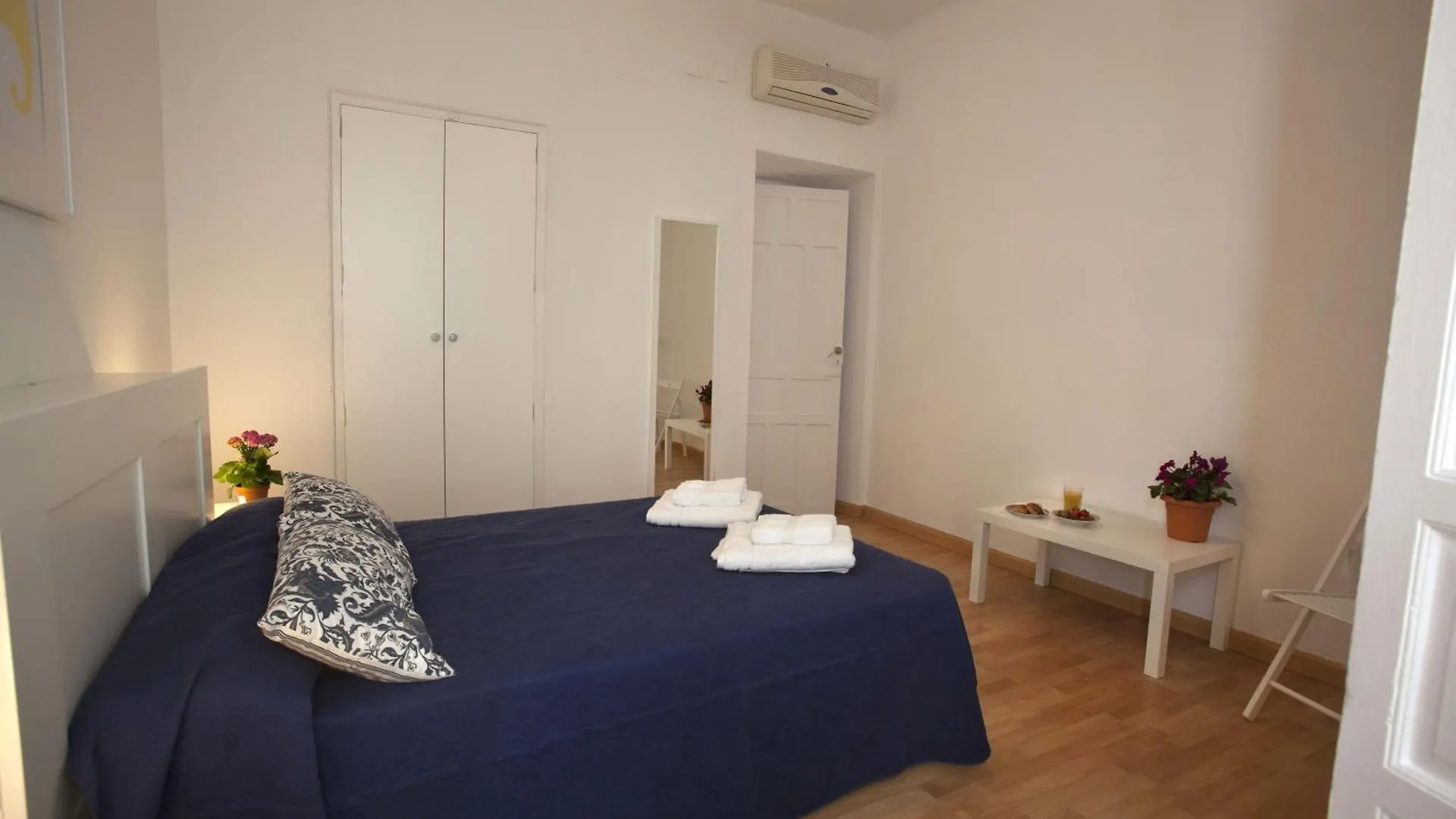 Casas Y Patios De Sevilla Seville